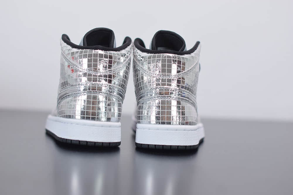 乔丹AIR JORDAN 1 RETRO HIGH OG AJ1闪耀的灯球中帮休闲篮球鞋纯原版本  货号：CU9304-001