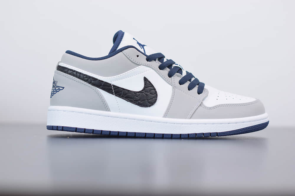 乔丹Air Jordan 1 Low AJ1低帮蓝蛇纹独立日板鞋纯原版本 货号：553558-103