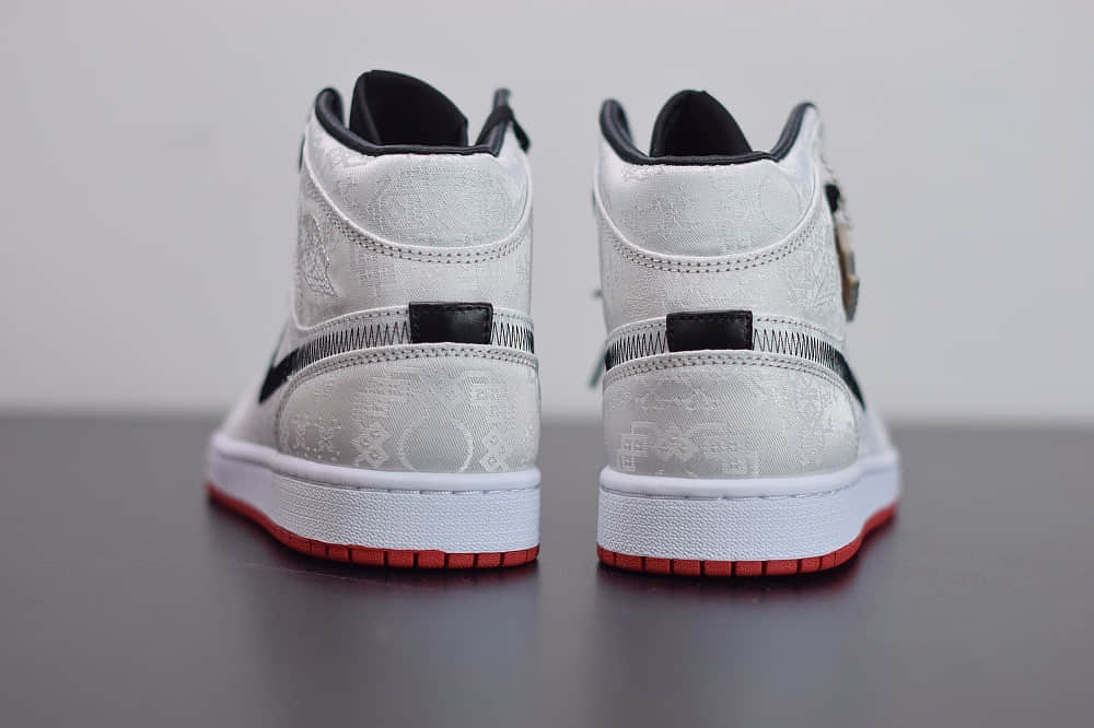 乔丹Air Jordan AJ1中帮白丝绸陈冠希联名款板鞋 货号: CU2804-100