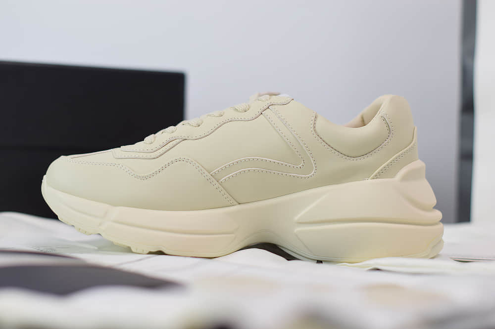 古驰Gucci Rhyton印花草莓红做旧经典复古老爹鞋纯原版本 货号：576963DRW009522