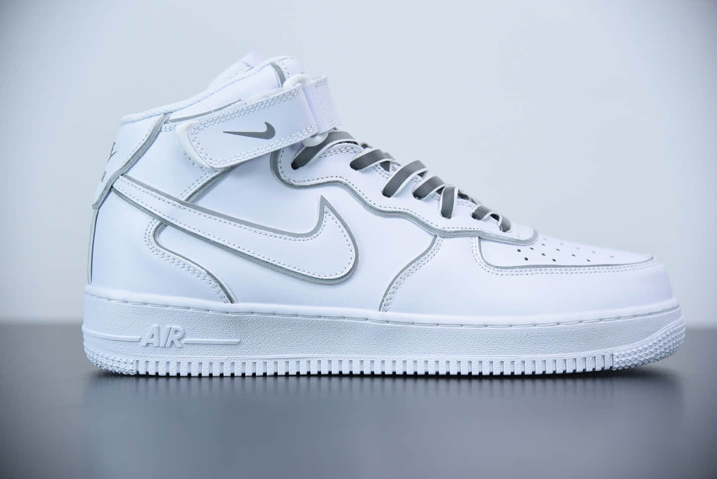 耐克AIR FORCE 1 MID 3M二次元镭射反光满天星中帮板鞋纯原版本 货号:369733-809