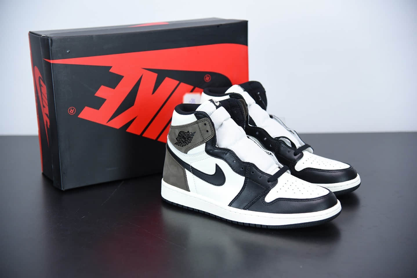 乔丹Air Jordan 1 High OG“Dark Mocha”黑摩卡小倒钩高帮板鞋纯原版本 货号:555088-105