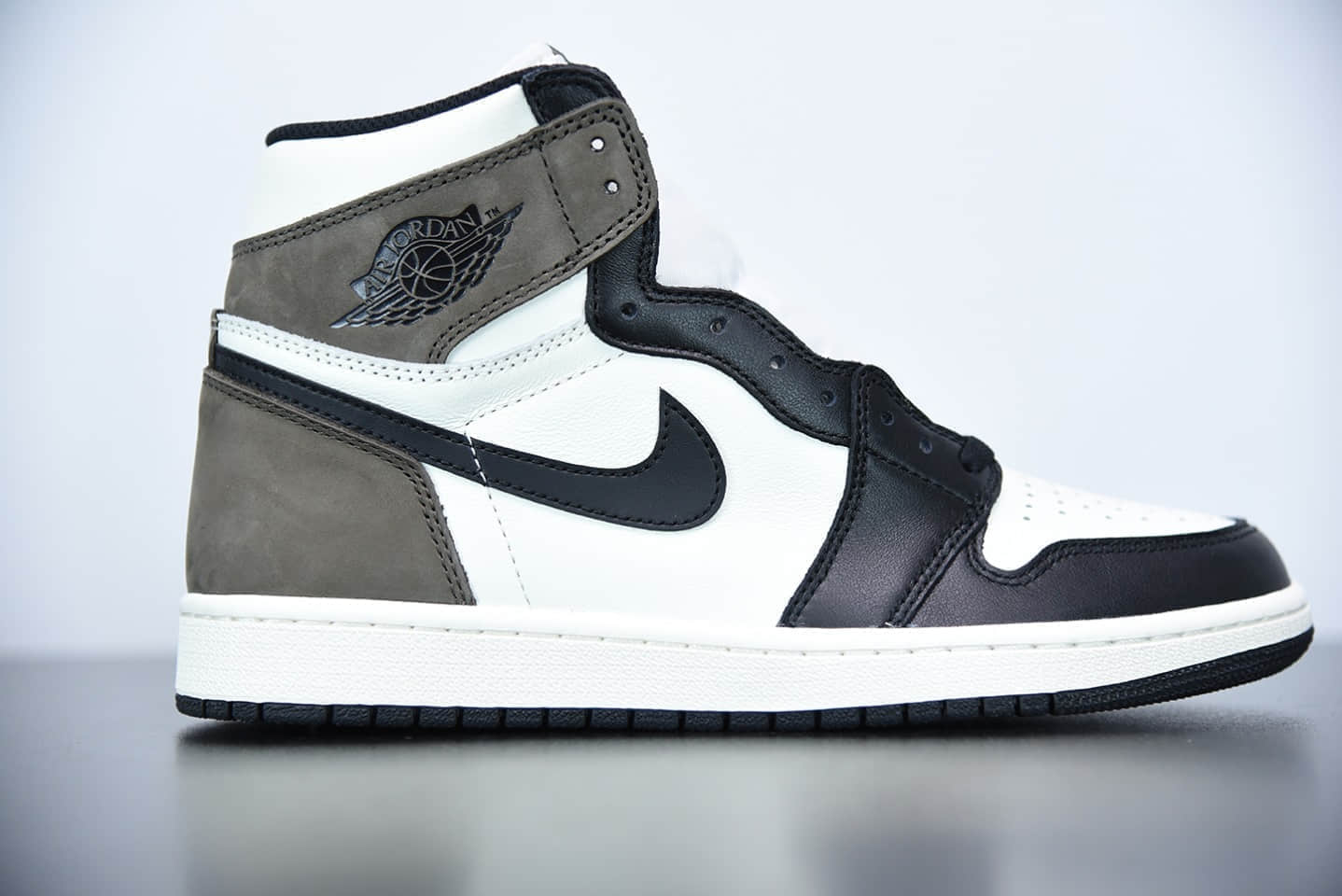 乔丹Air Jordan 1 High OG“Dark Mocha”黑摩卡小倒钩高帮板鞋纯原版本 货号:555088-105
