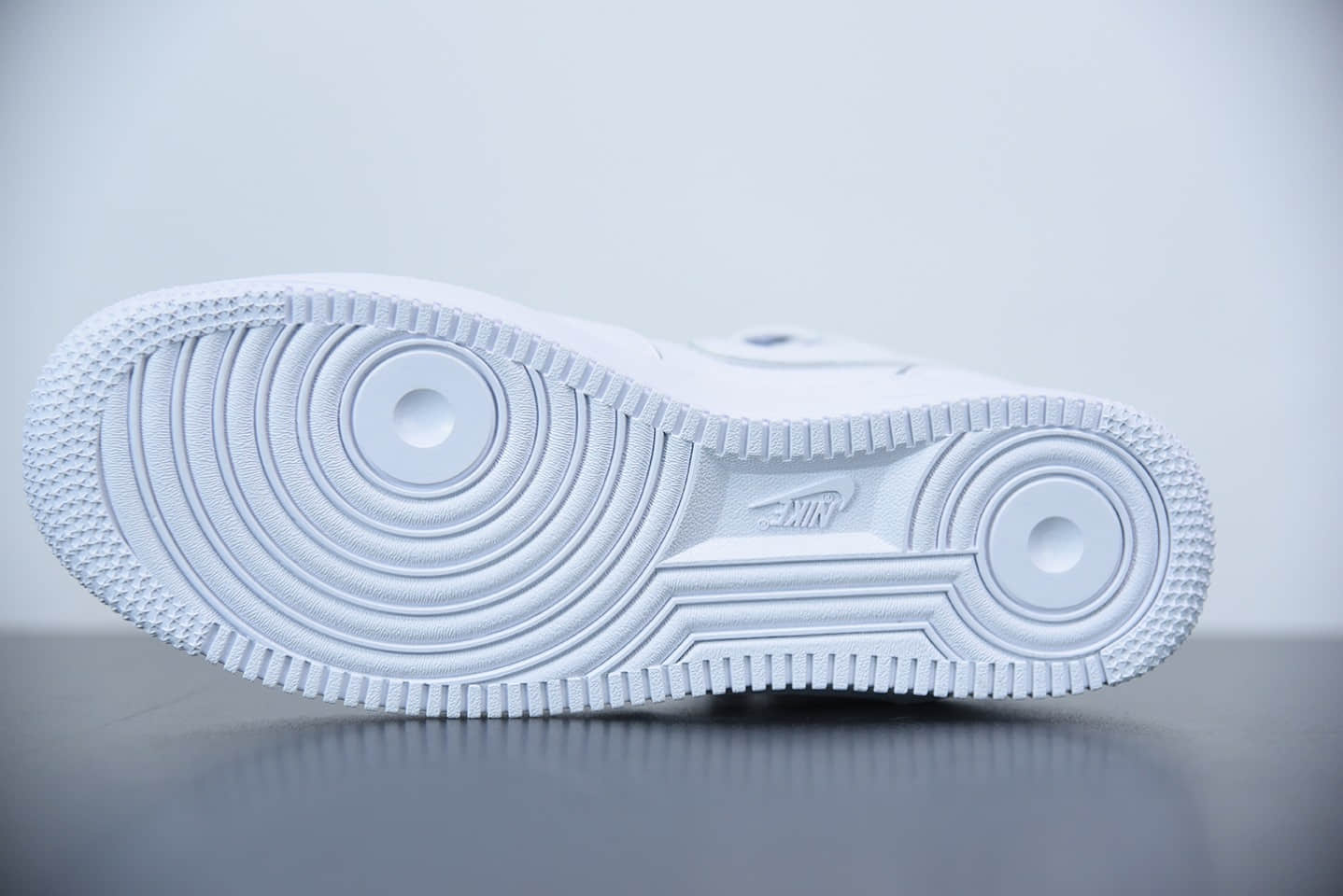 耐克AIR FORCE 1 MID 3M二次元镭射反光满天星中帮板鞋纯原版本 货号:369733-809