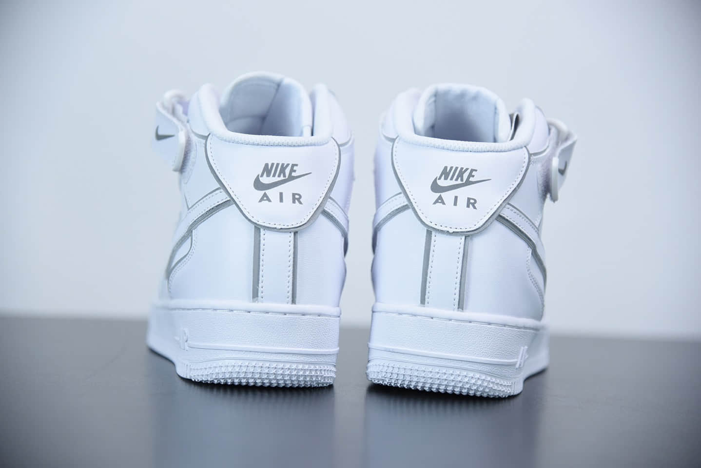 耐克AIR FORCE 1 MID 3M二次元镭射反光满天星中帮板鞋纯原版本 货号:369733-809