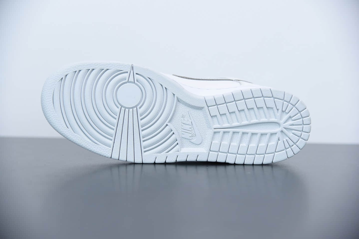 耐克NIKE SB Dunk High Pro 2020复刻白灰国外限定款纯原版本 货号：CZ8149-101