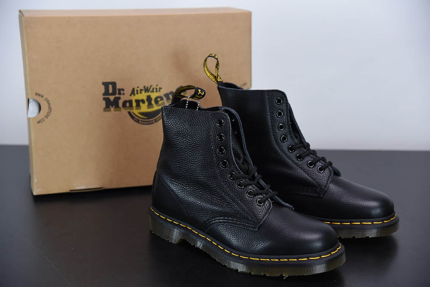马汀博士Dr. Martens Bex 8-Eye Boot 1460黑色高帮系列复古八孔系带全皮工装马丁靴纯原版本
