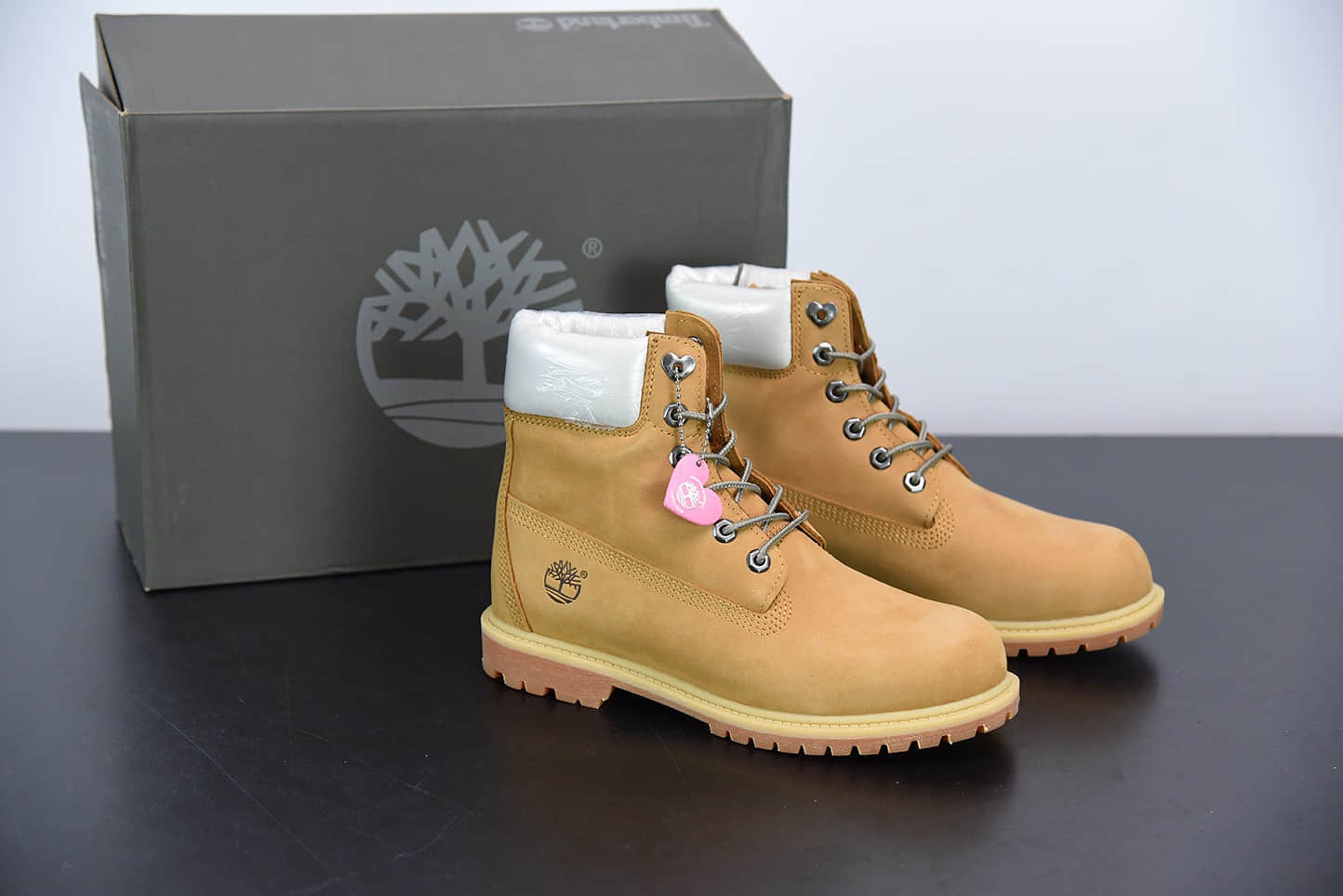 添柏岚Timberland米黄六孔情人节限定爱心系列工装鞋纯原版本