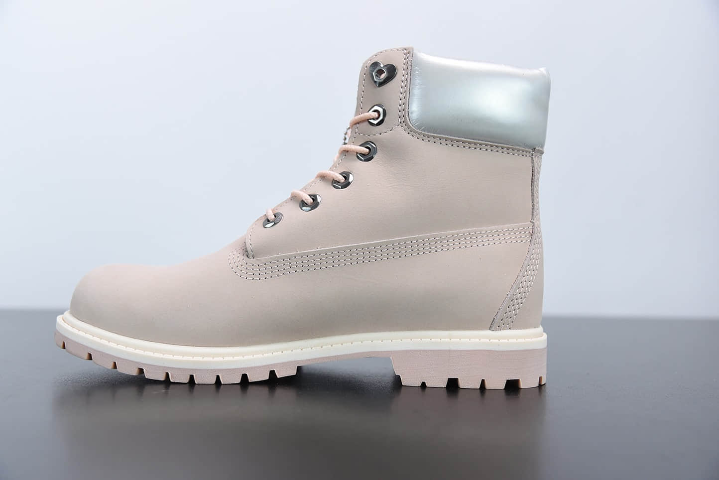 添柏岚Timberland米灰粉六孔情人节限定爱心系列工装鞋纯原版本