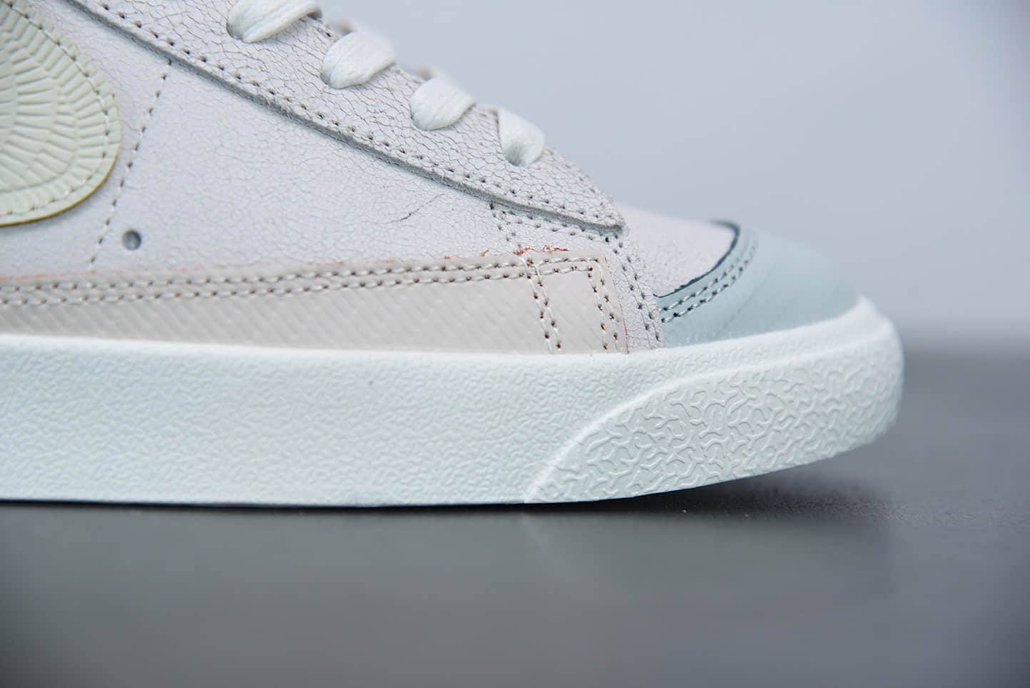 耐克Nike Blazer Mid Day of the Dead 开拓者墨西哥亡灵节配色中帮休闲板鞋纯原版本 货号：DC5185-133