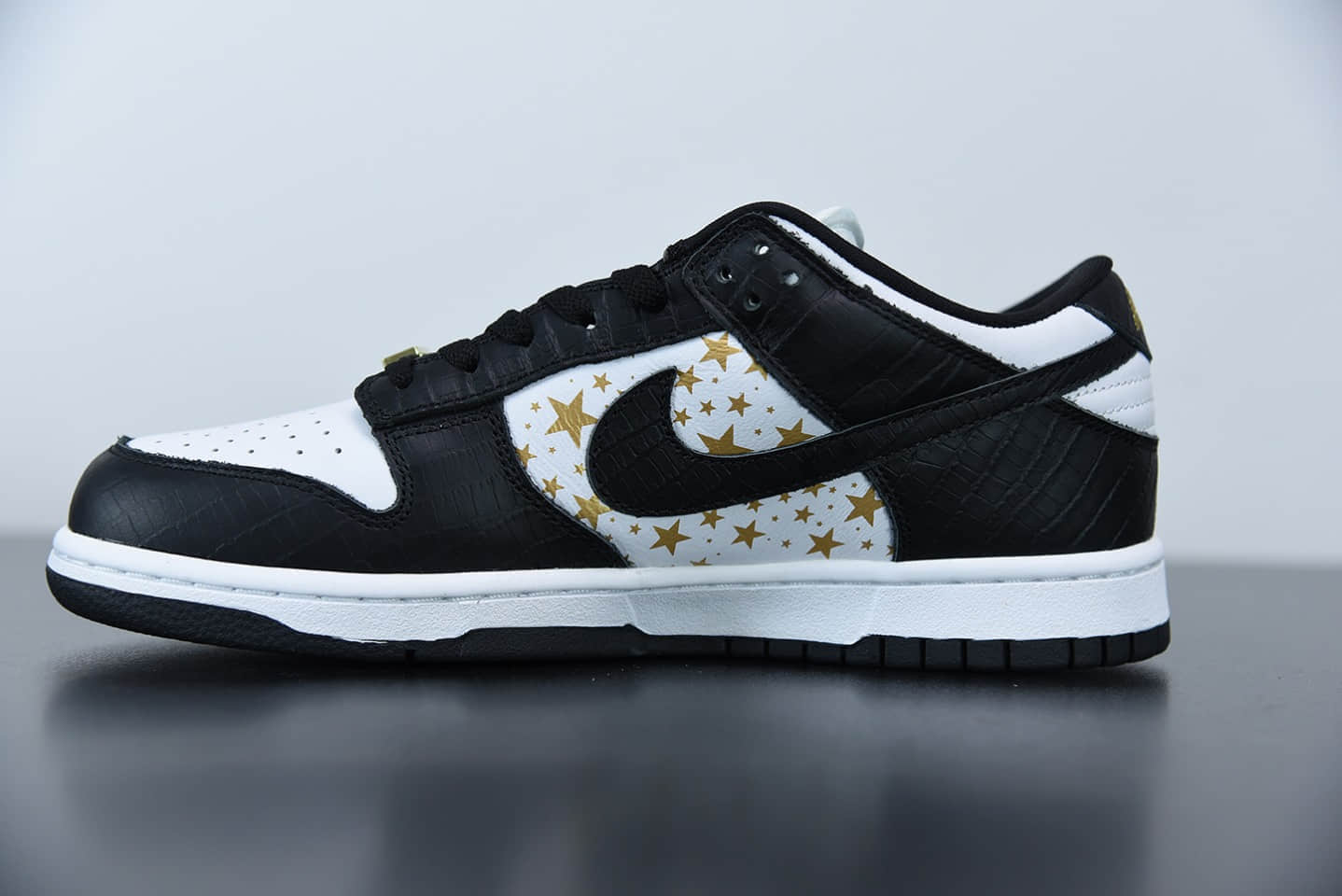 耐克Supreme x Nk SB Dunk Low黑色星星联名款休闲运动滑板鞋纯原版本 货号:DH3228-102