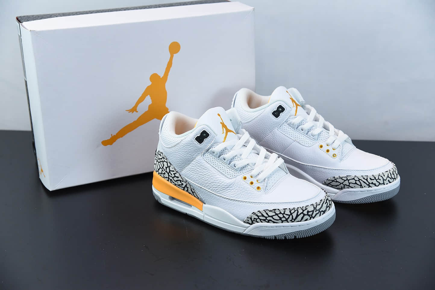 乔丹Air Jordan 3 “Laser Orange”白黄湖人配色中帮复古休闲运动文化篮球鞋纯原版本 货号:CK9246-108