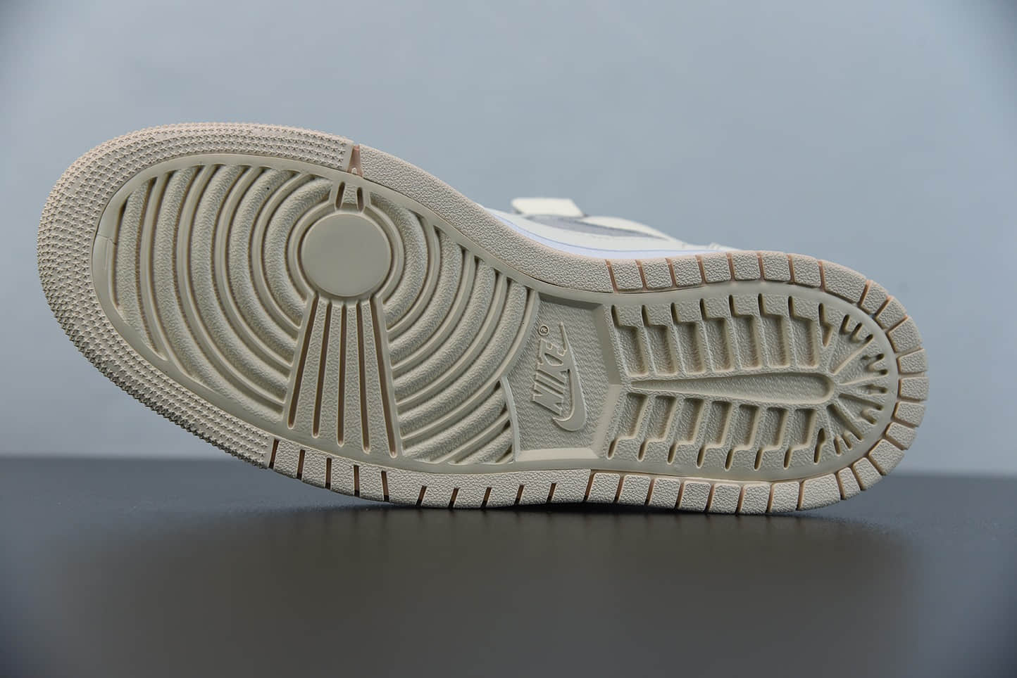 乔丹AIR JORDAN 1 ZOOM AIR CMFT珍珠白配色高帮板鞋纯原版本 货号:CT0979-107