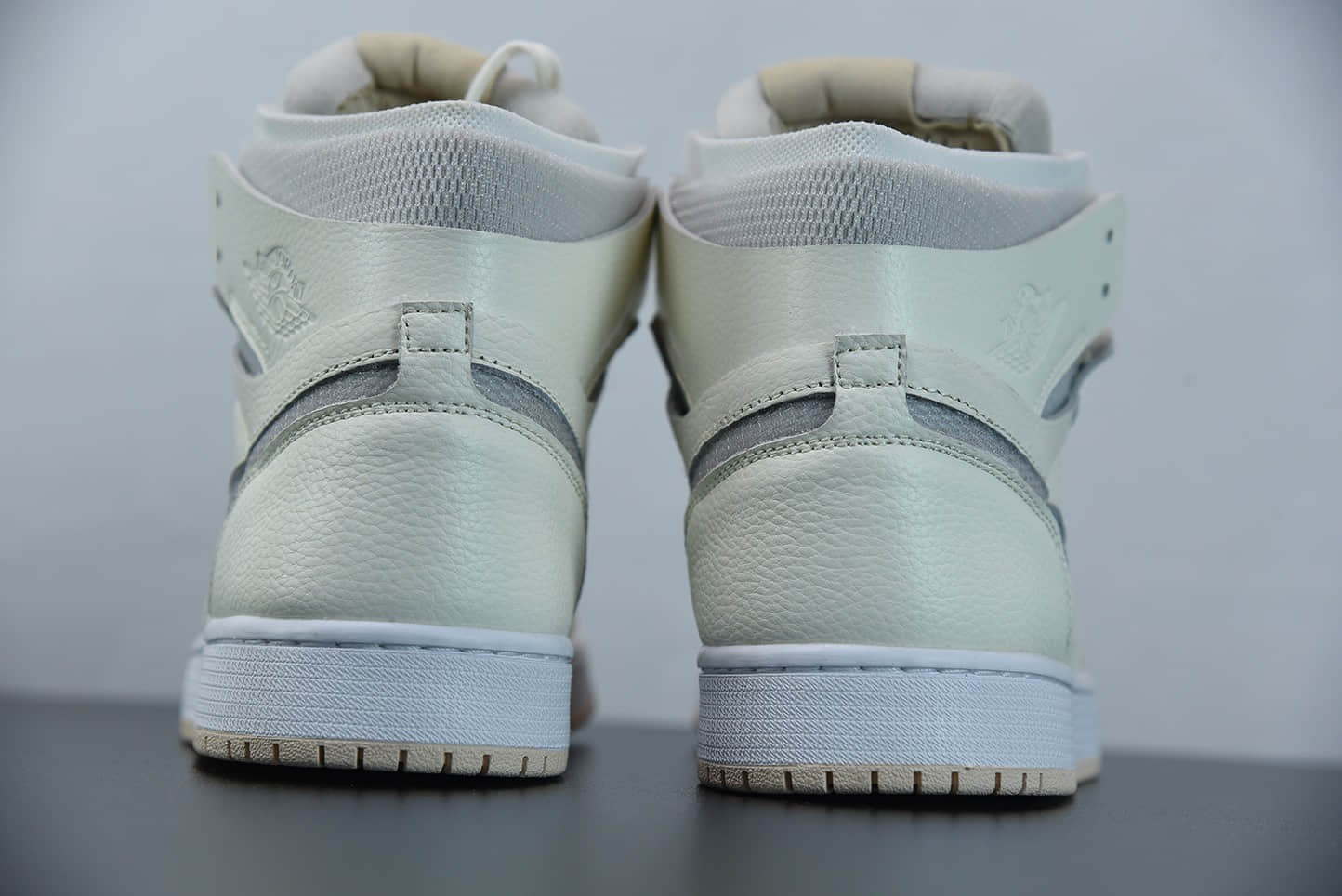 乔丹AIR JORDAN 1 ZOOM AIR CMFT珍珠白配色高帮板鞋纯原版本 货号:CT0979-107