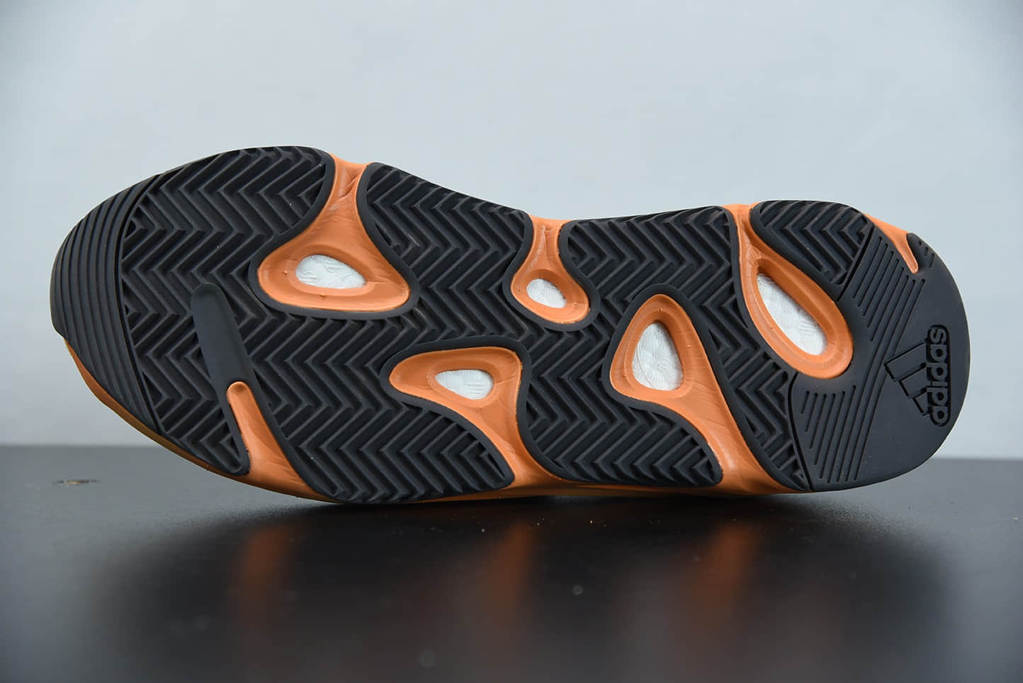 阿迪达斯Adidas Yeezy Boost 700 巴斯夫 “太阳黄”百搭休闲运动复古慢跑鞋纯原版本 货号:GZ6984