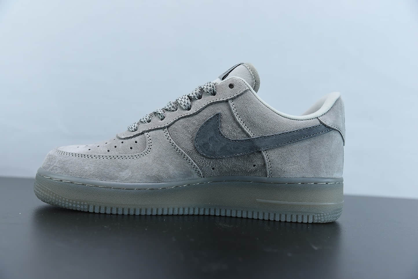 耐克eigning Champ X Nk Air Force1 MID3M反光酷灰卫冕冠军空军一号低帮休闲板鞋纯原版本 货号：AA1117-118