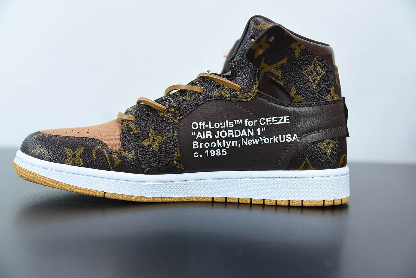 乔丹Louis Vuitton x OFF WHITE - Air Jordan 1 乔丹LV经典联名中帮行李箱版本潮流情侣运动休闲板鞋纯原版本 货号：AQ0818-158