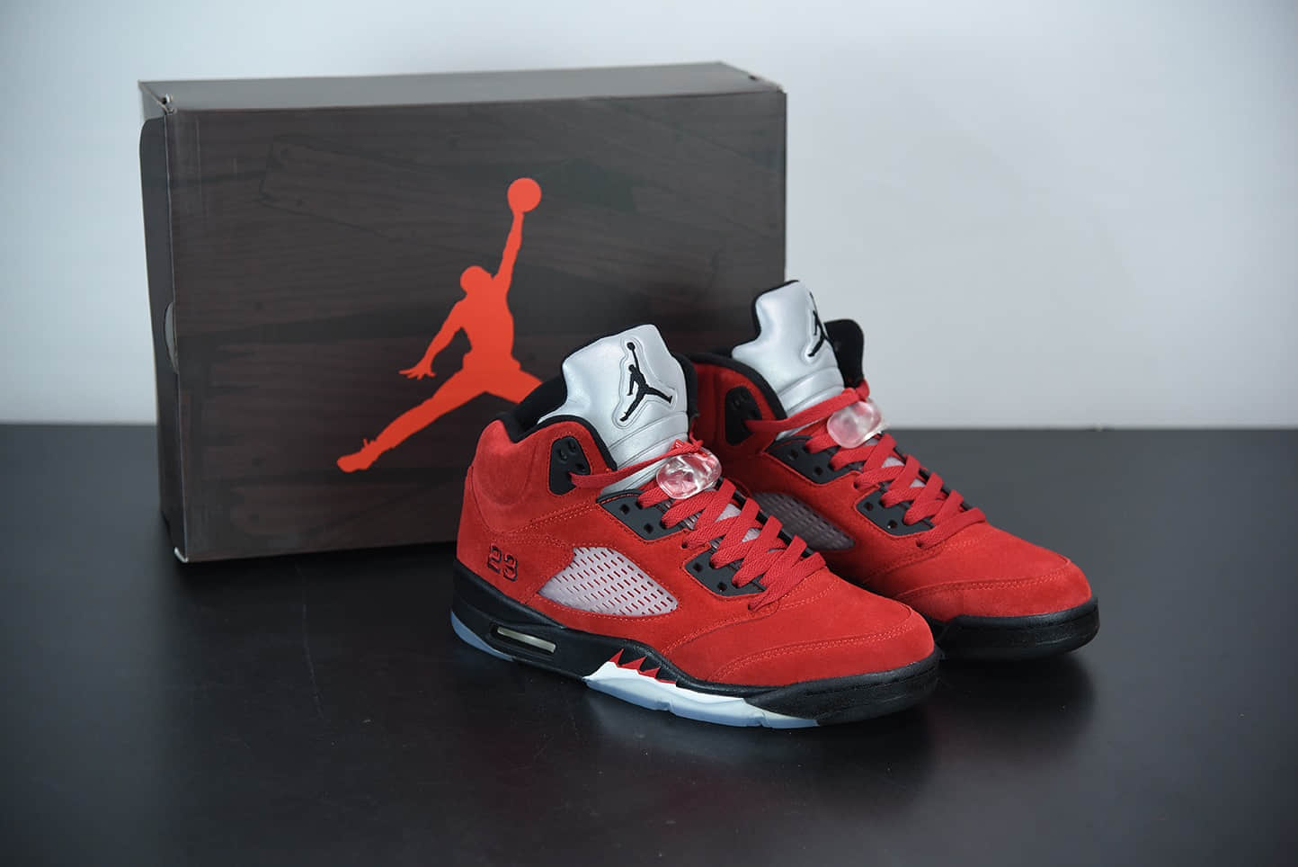 乔丹Air Jordan 5 “Raging Bull”愤怒公牛中帮复古休闲文化篮球鞋纯原版本 货号：DD0587-600
