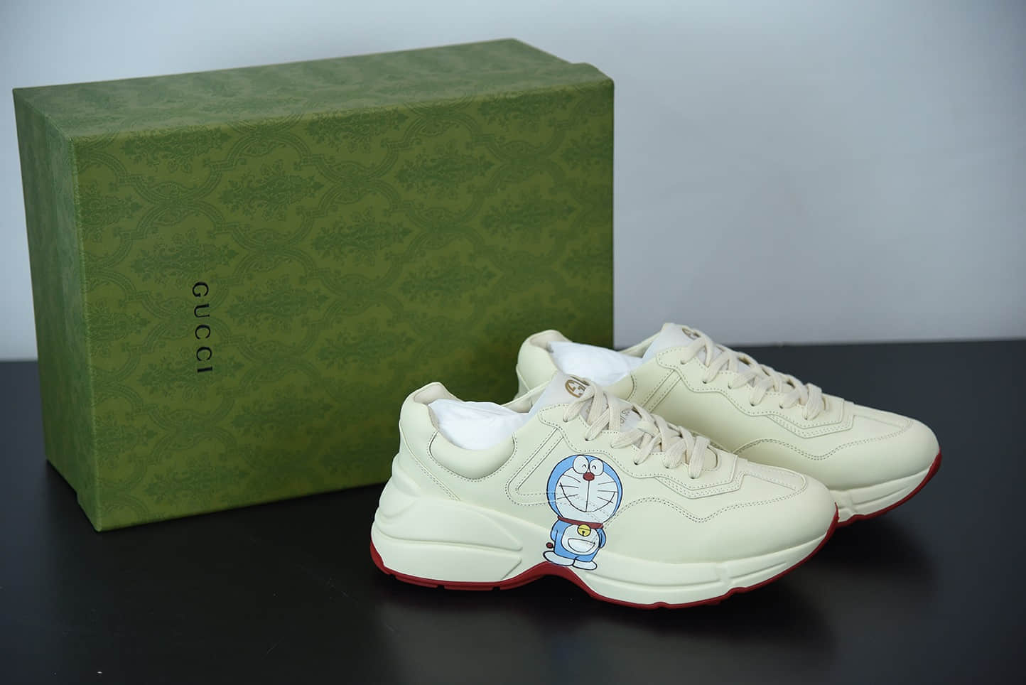 古驰Doraemon×Gucci 叮当猫联名款白色老爹鞋纯原版本 货号：655037DRW009522