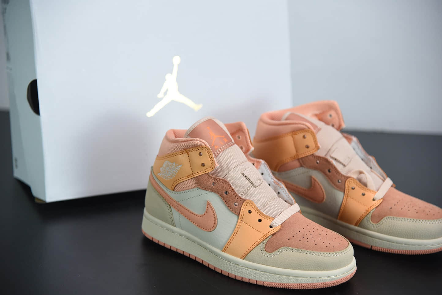 乔丹Air Jordan 1 Mid  Apricot Orange  杏橙色中帮文化篮球鞋纯原版本 货号:DH4270-800