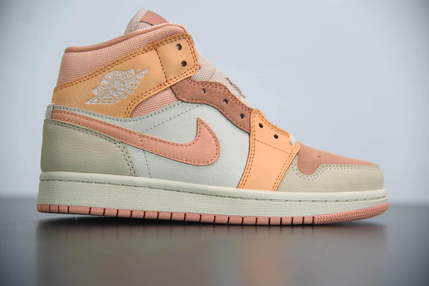 乔丹Air Jordan 1 Mid  Apricot Orange  杏橙色中帮文化篮球鞋纯原版本 货号:DH4270-800
