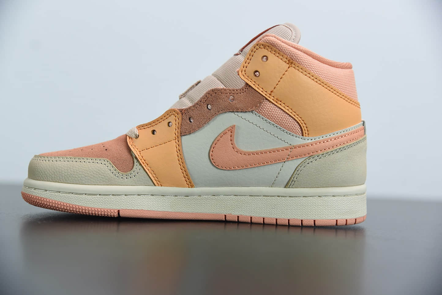 乔丹Air Jordan 1 Mid  Apricot Orange  杏橙色中帮文化篮球鞋纯原版本 货号:DH4270-800