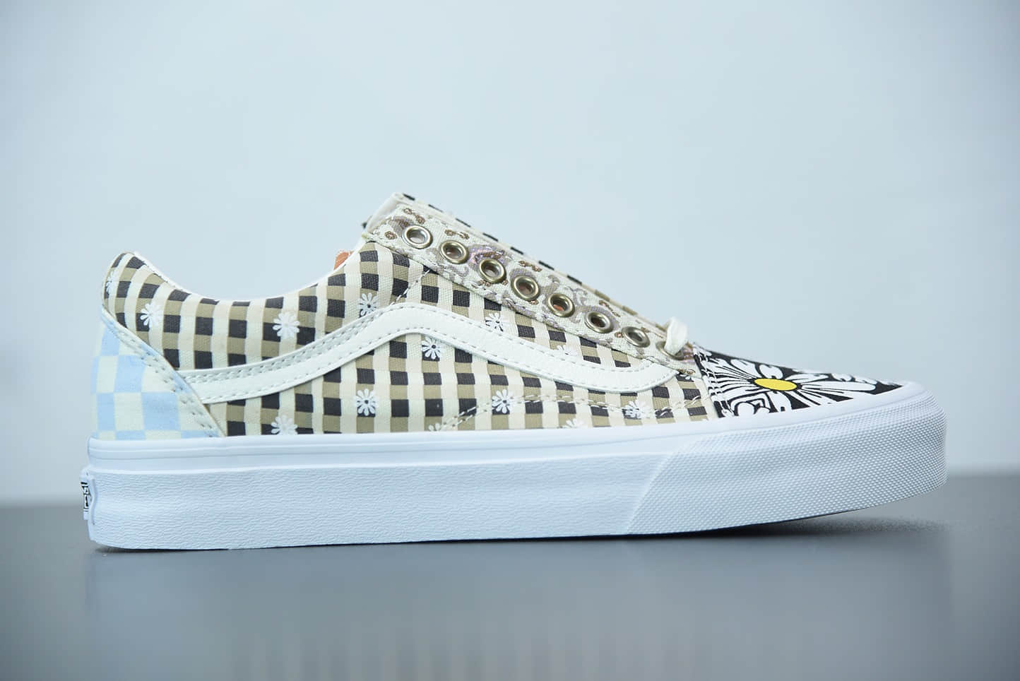 万斯VansOld Skool 拼接格纹小菊花低帮硫化休闲板鞋纯原版本 货号:VN0A7Q2J420