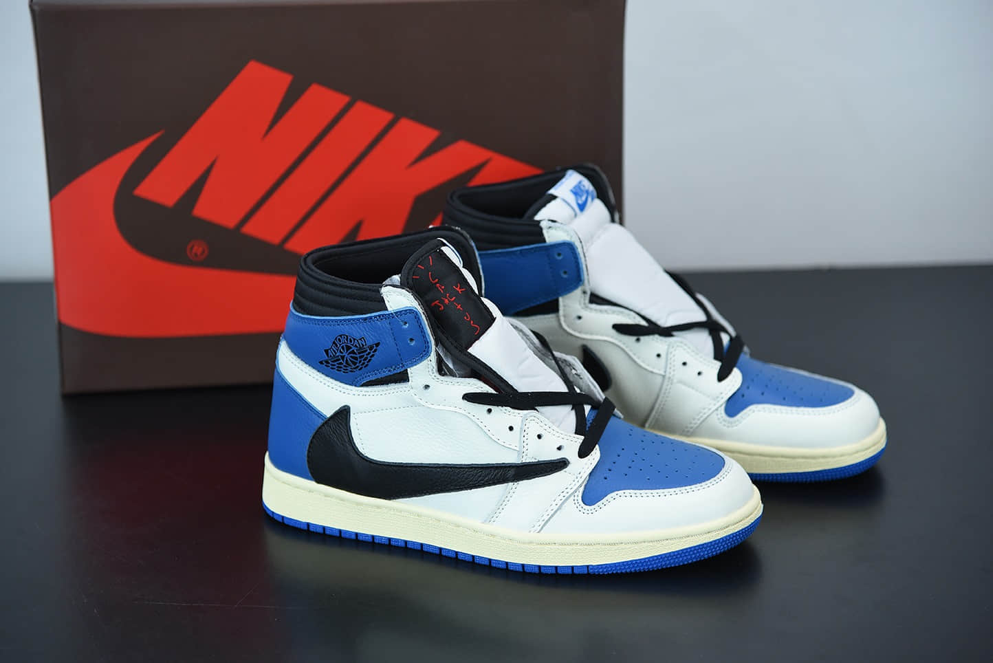 乔丹Travis Scott x Air Jordan 1 High OG 藤原浩三方联名闪电倒勾高帮板鞋纯原版本 货号: DH3227-105
