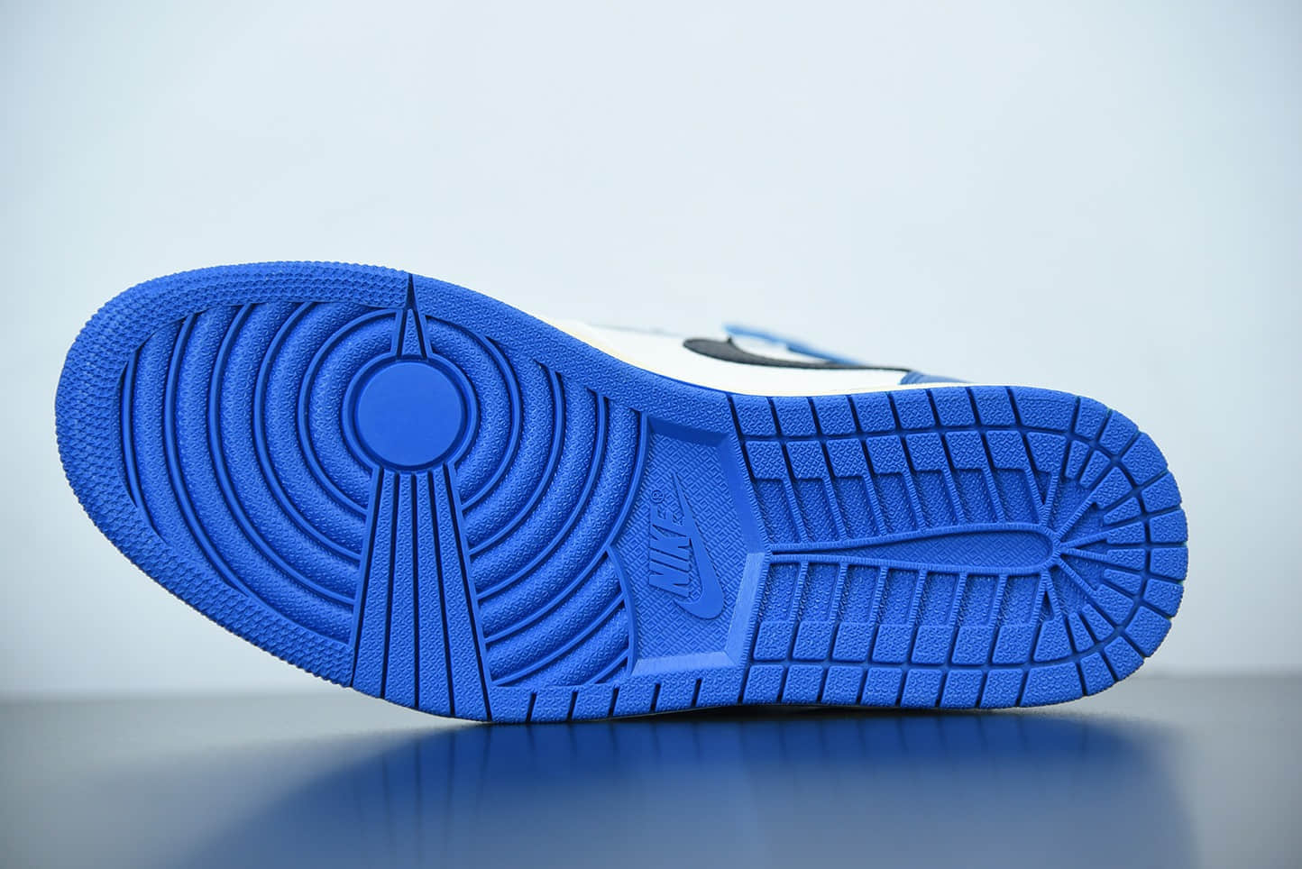 乔丹Travis Scott x Air Jordan 1 High OG 藤原浩三方联名闪电倒勾高帮板鞋纯原版本 货号: DH3227-105