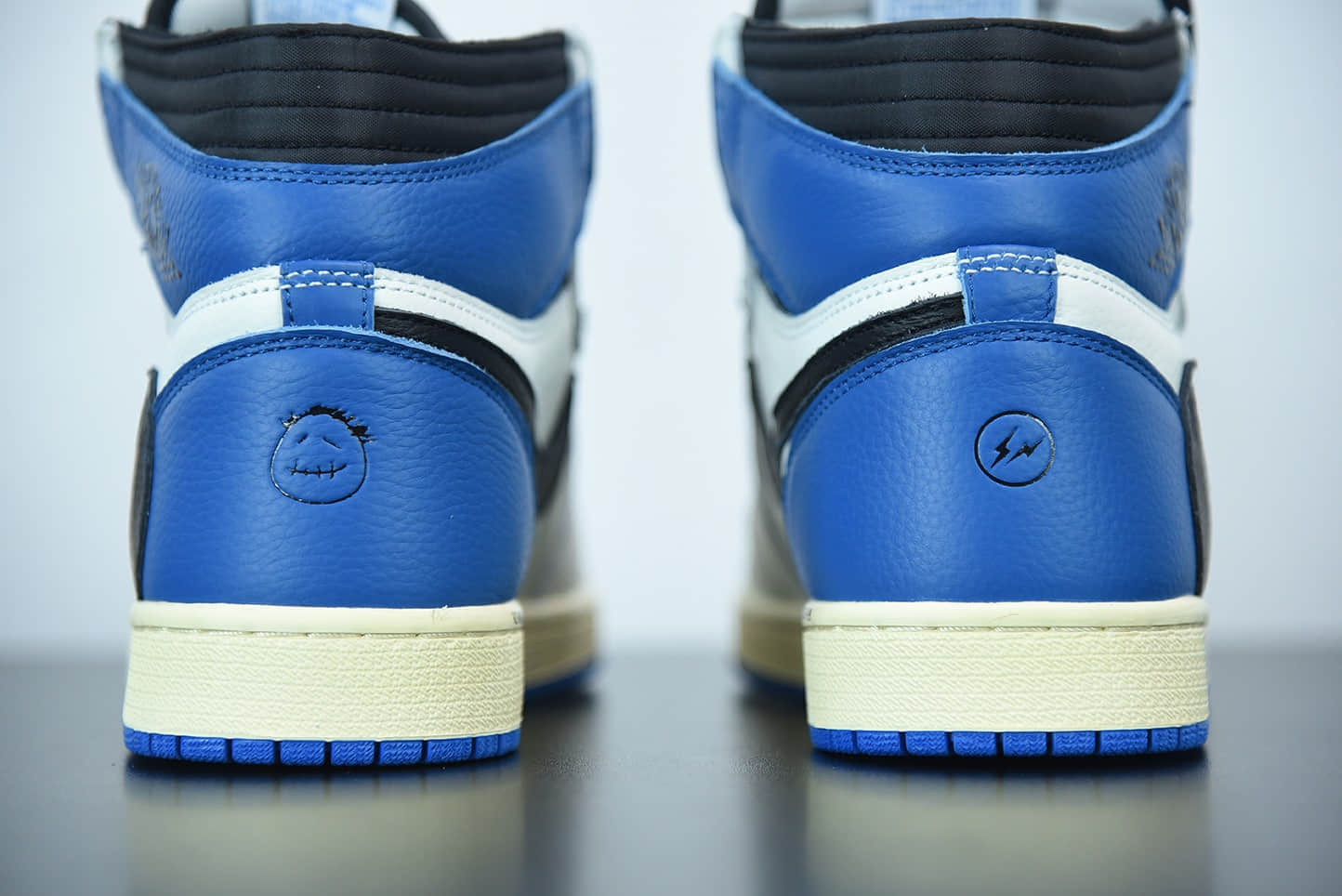 乔丹Travis Scott x Air Jordan 1 High OG 藤原浩三方联名闪电倒勾高帮板鞋纯原版本 货号: DH3227-105
