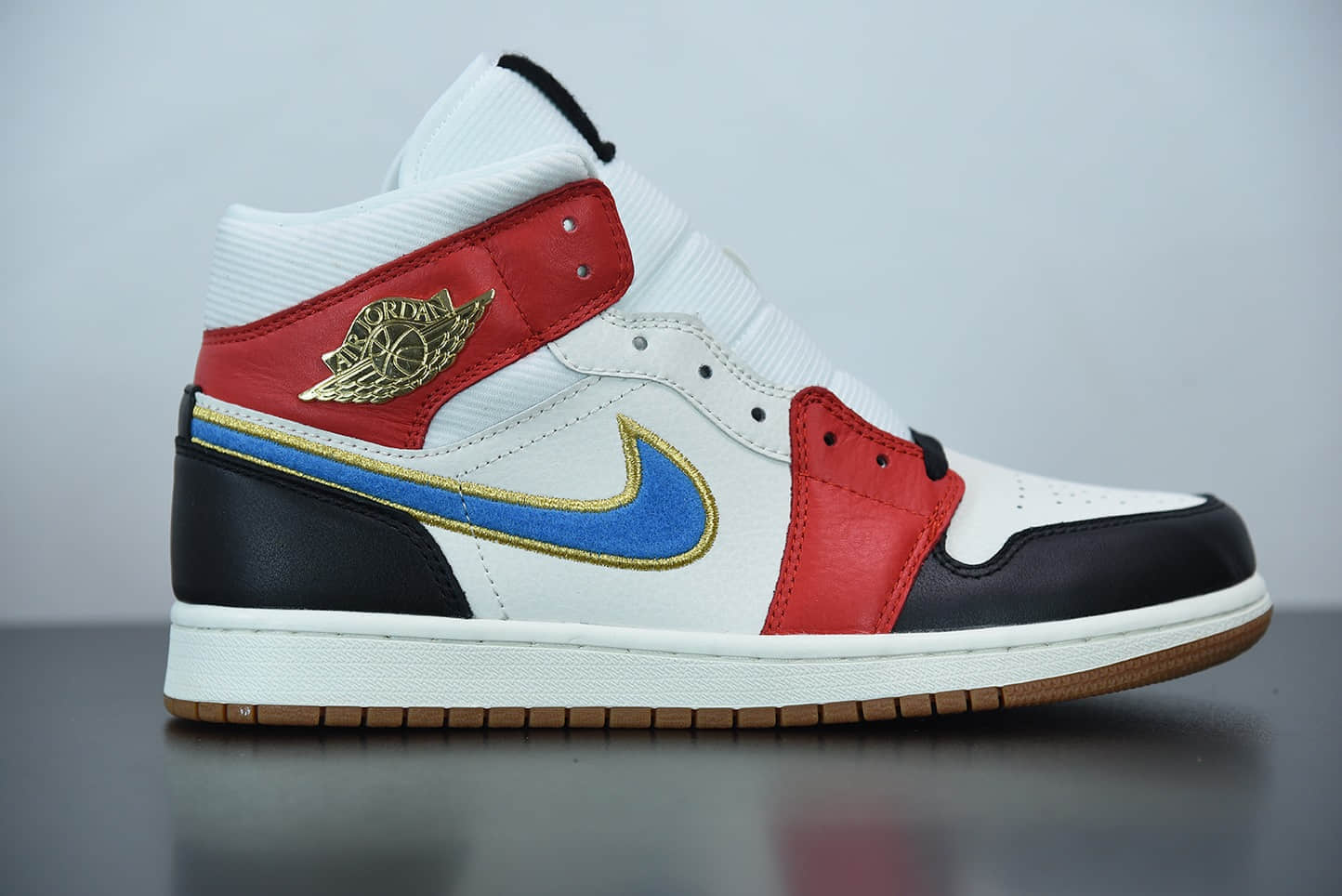乔丹Air Jordan 1 Mid 黑白红灯芯绒蓝勾中帮休闲板鞋纯原版本 货号:DC1426-100