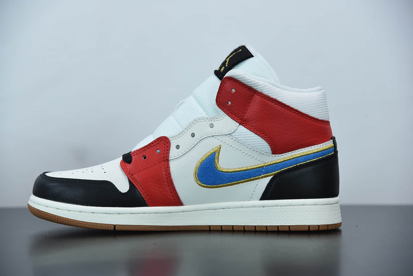 乔丹Air Jordan 1 Mid 黑白红灯芯绒蓝勾中帮休闲板鞋纯原版本 货号:DC1426-100