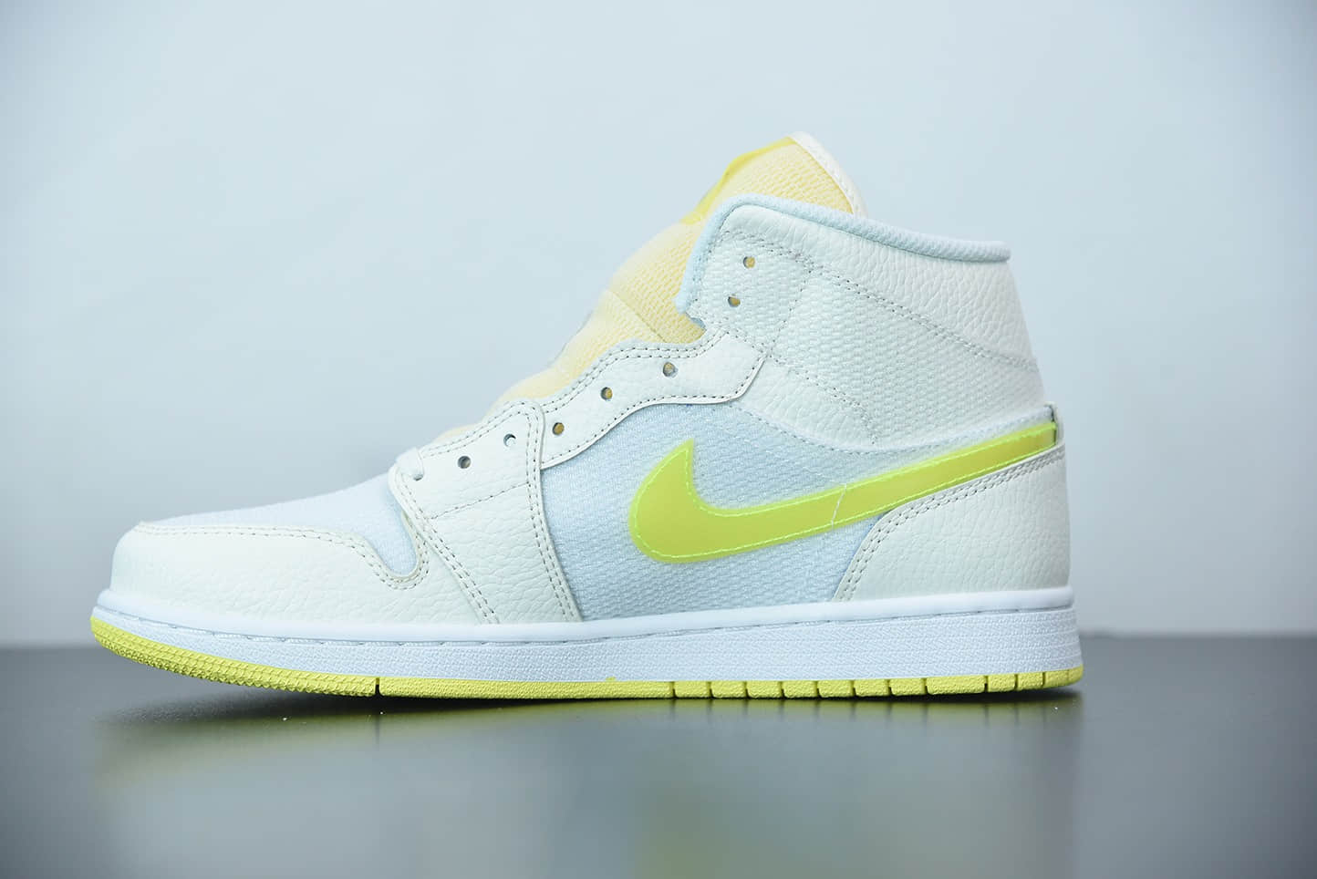 乔丹WMNS Air Jordan 1 Mid SE中帮白米黄网步款百搭休闲运动板鞋纯原版本 货号:DB2822-107