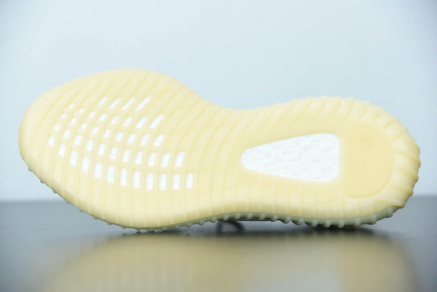 阿迪达斯Adidas Yeezy 350 Boost V2全新镂空温变北极光配色休闲运动慢跑鞋纯原版本 货号:GY3438