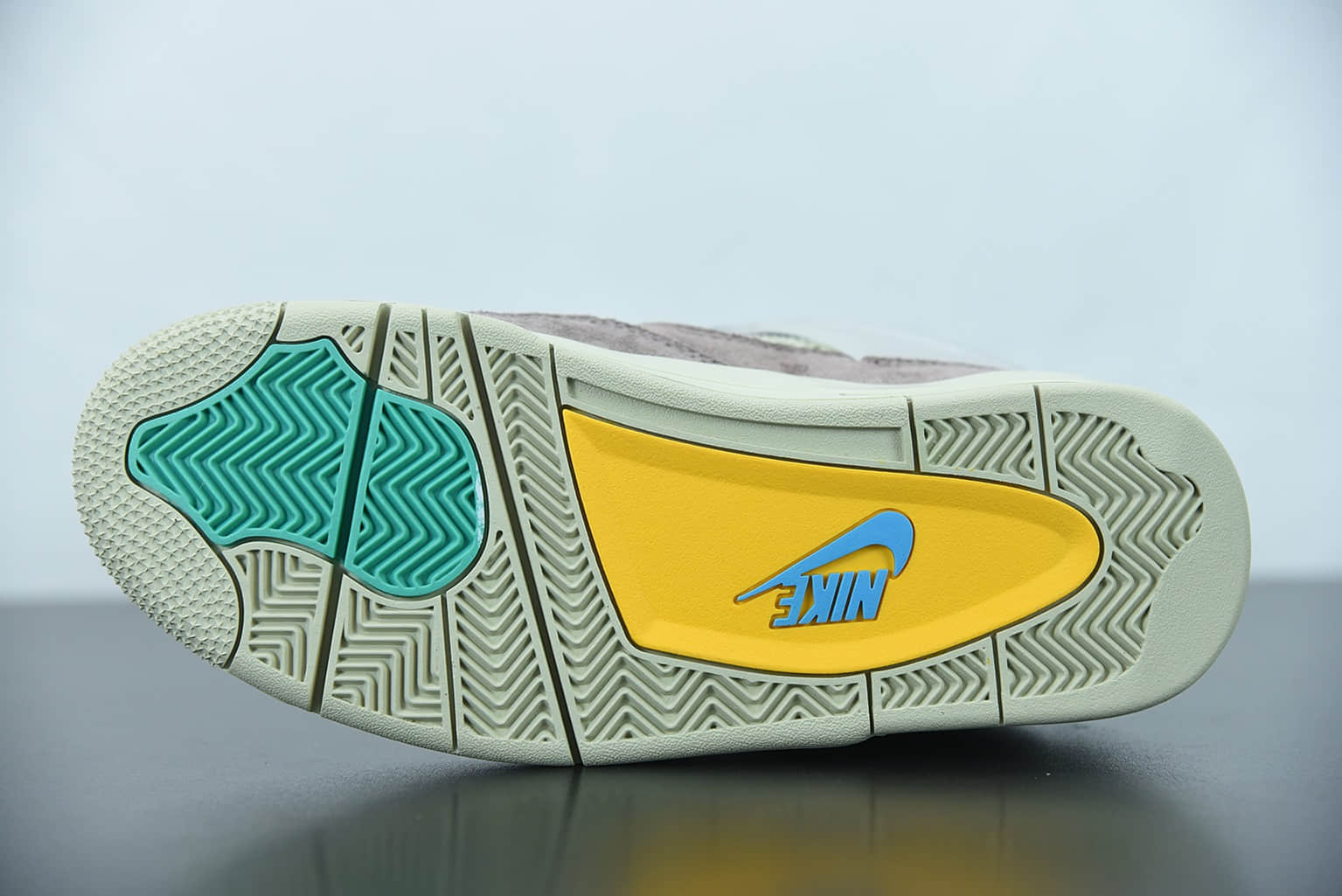 乔丹Jordan UNION x Air Jordan 4 Taupe Haze黑洛杉矶联盟灰褐低帮篮球鞋纯原版本 货号：DJ5718-242