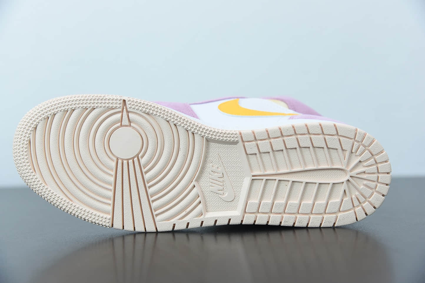 乔丹Air Jordan 1 Mid SE少女粉中邦篮球鞋纯原版本 货号：DC9517-600