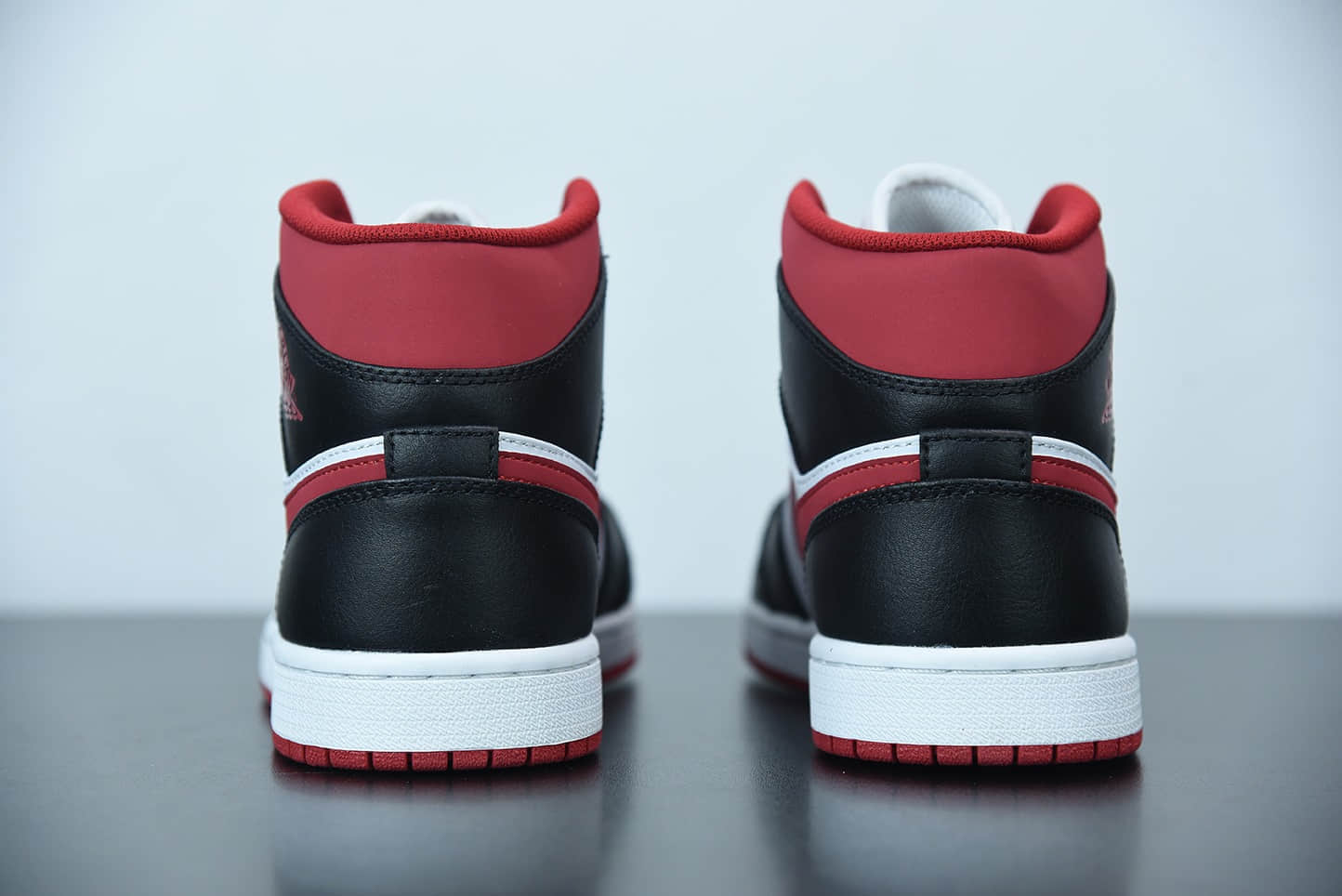 乔丹Air Jordan 1 Mid白红黑中帮复古休闲板鞋纯原版本 货号:554724-122