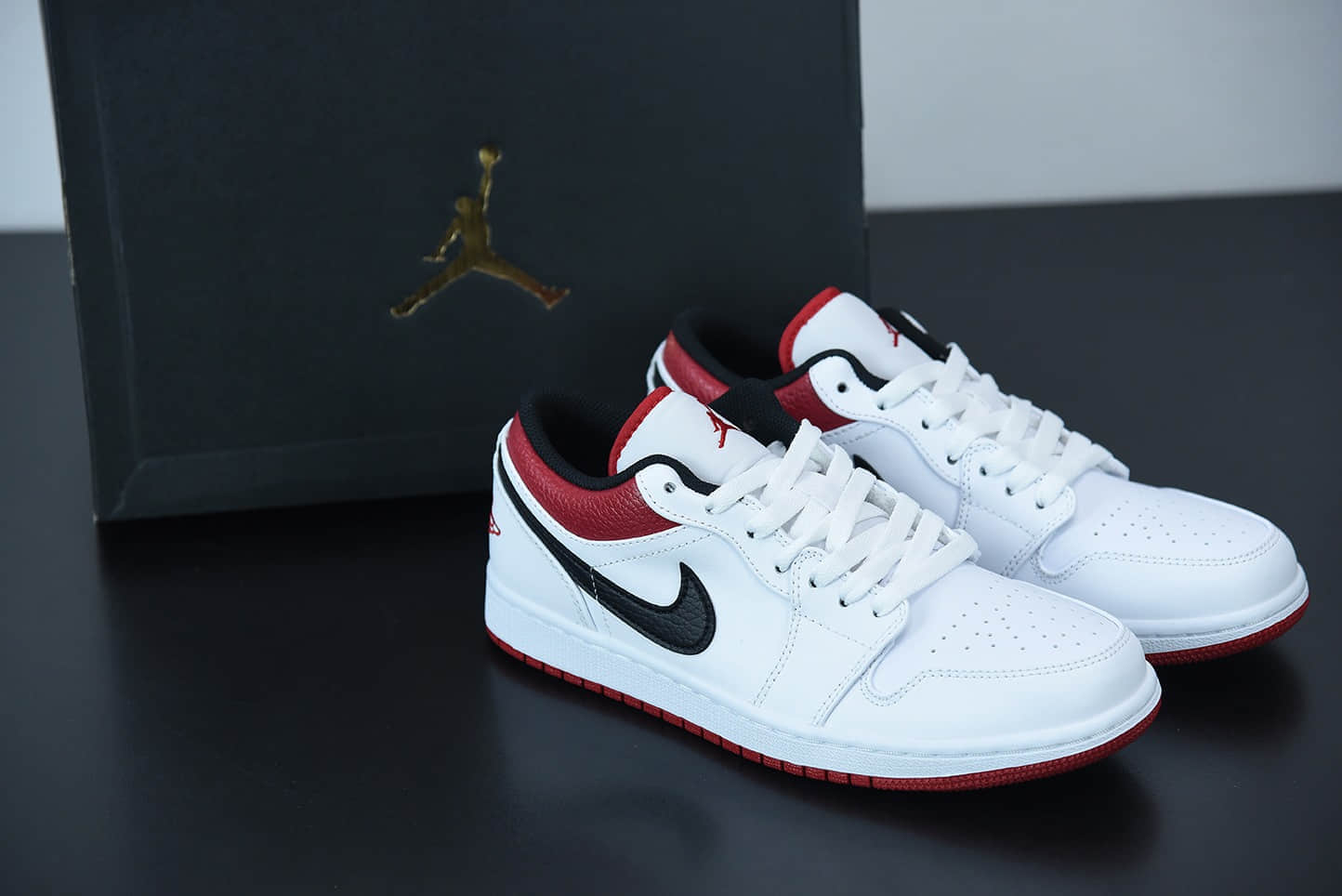 乔丹Air Jordan 1 Low 白红芝加哥低帮休闲板鞋纯原版本 货号：553558-118