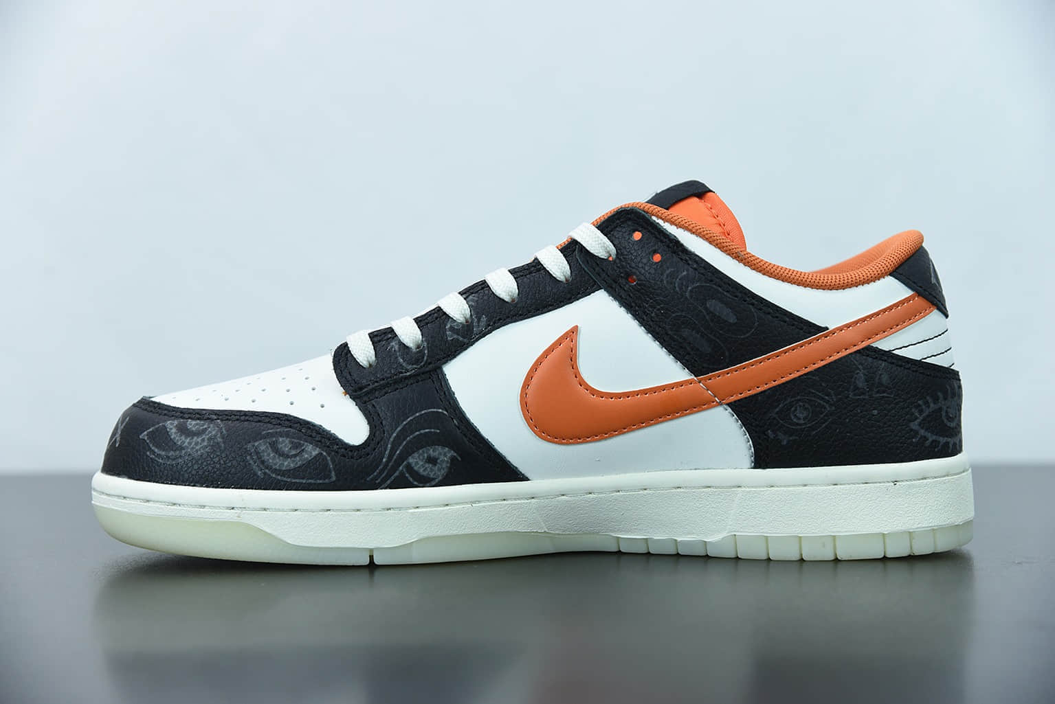 耐克Nike SB Dunk Low “Halloween” 黑白橙夜光万圣节扣篮系列低帮休闲运动滑板板鞋纯原版本 货号：DD3357-100