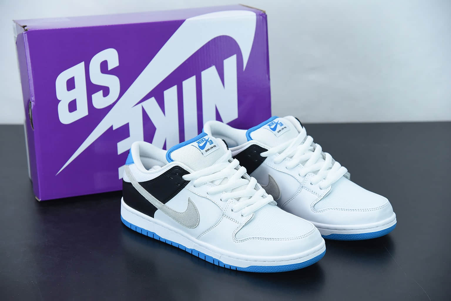 耐克 Nike SB Dunk Low  Laser Blue  白黑蓝低帮运动休闲板鞋纯原版本 货号:BQ6817-101