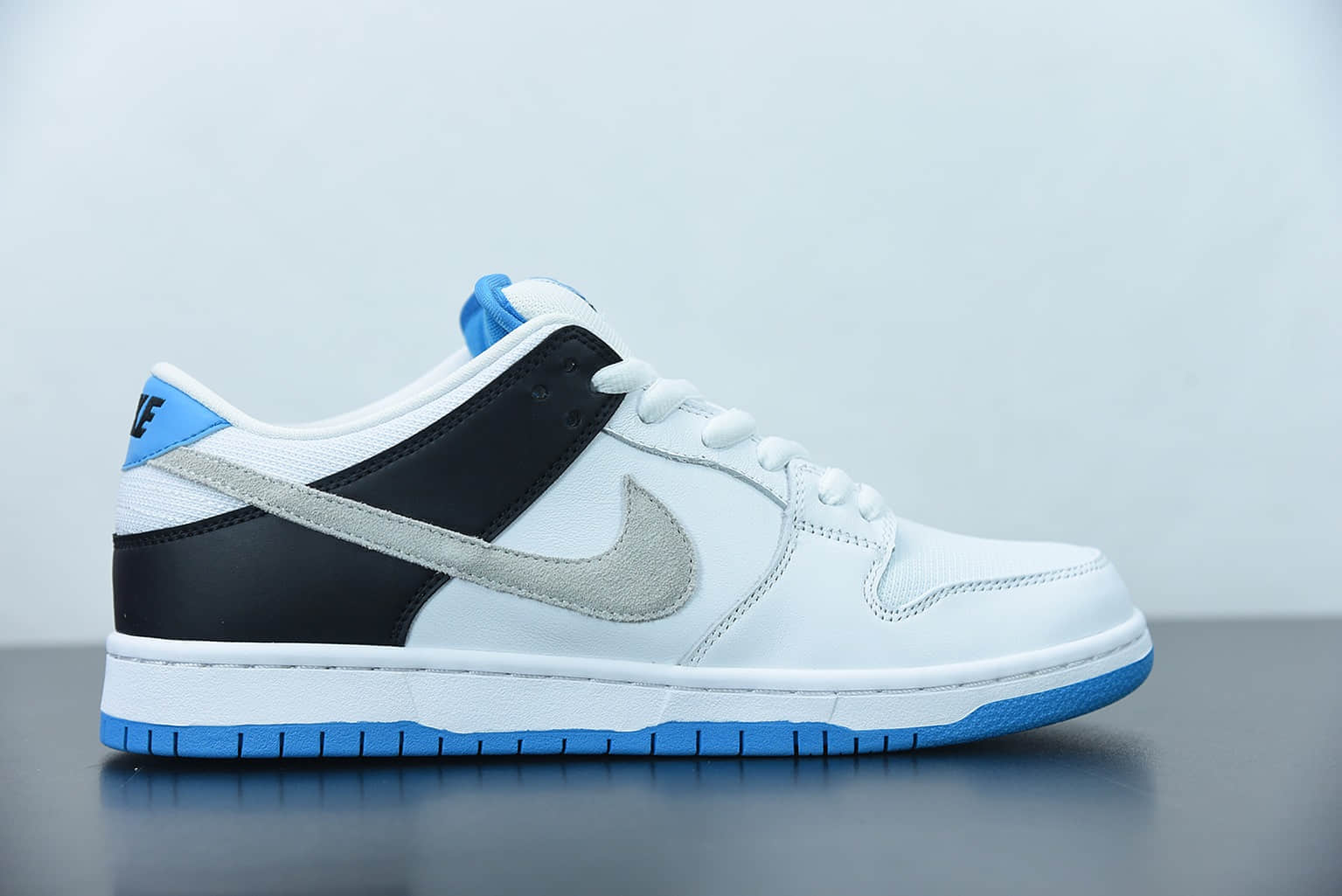 耐克 Nike SB Dunk Low  Laser Blue  白黑蓝低帮运动休闲板鞋纯原版本 货号:BQ6817-101