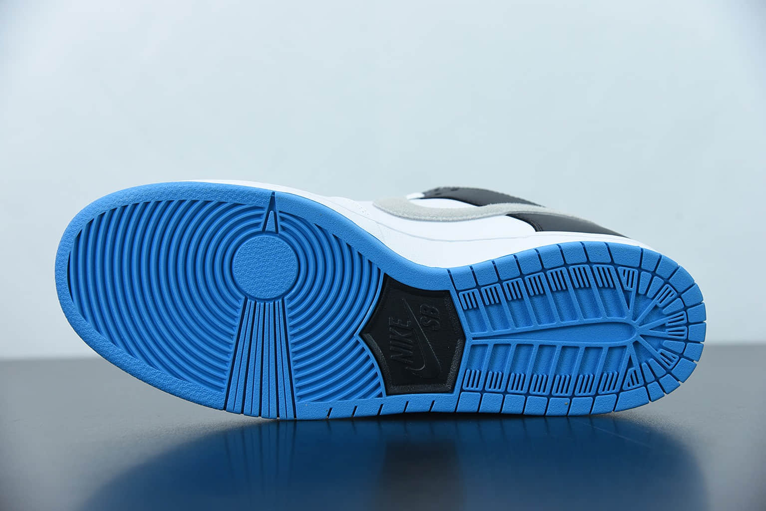 耐克 Nike SB Dunk Low  Laser Blue  白黑蓝低帮运动休闲板鞋纯原版本 货号:BQ6817-101