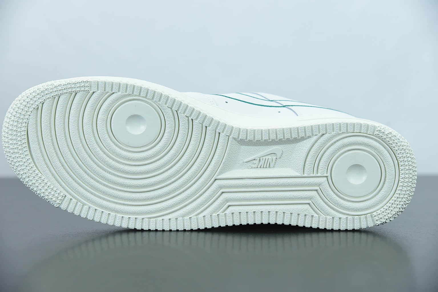 耐克Nike Air Force 1'07 Low“米白绿电绣勾”空军一号低帮休闲板鞋纯原版本 货号：CL6326-128