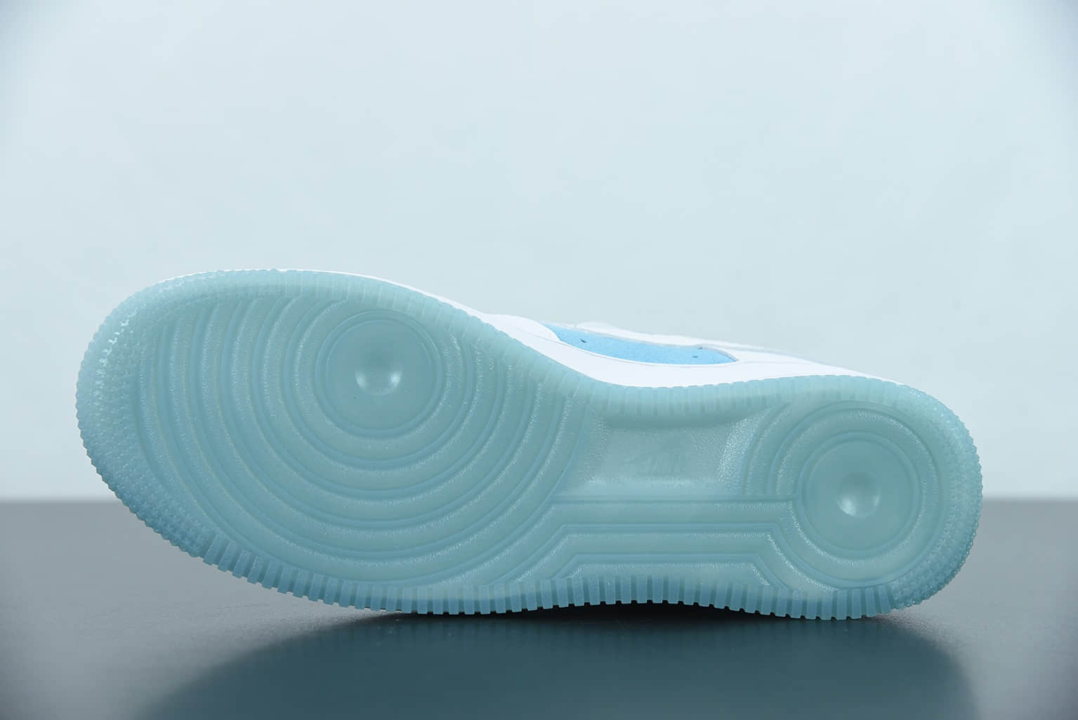 耐克 Nike Air Force 1 Low ’07 空军一号钻石联名低帮休闲板鞋纯原版本 货号:AA7687-400