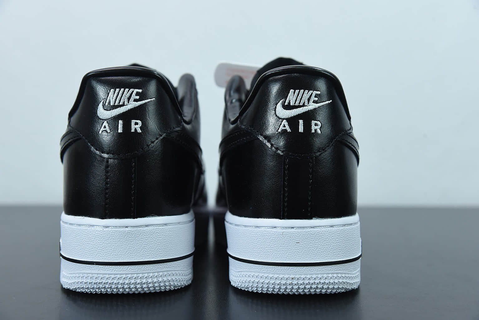 耐克 Nike Air Force 1 Low 黑白皮面拼接空军一号低帮运动休闲板鞋纯原版本 货号：AQ4134-100