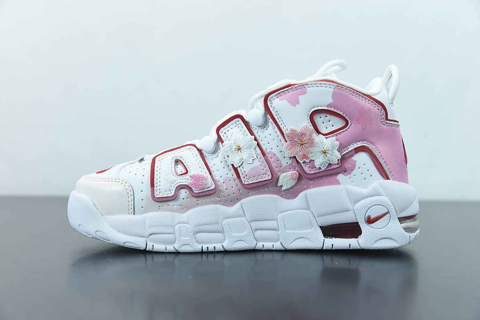 耐克 Nike Air More Uptempo'96 GSWhiteCherry blossoms皮蓬一代“白粉樱花花瓣文化篮球鞋纯原版本 货号：DJ5988-100