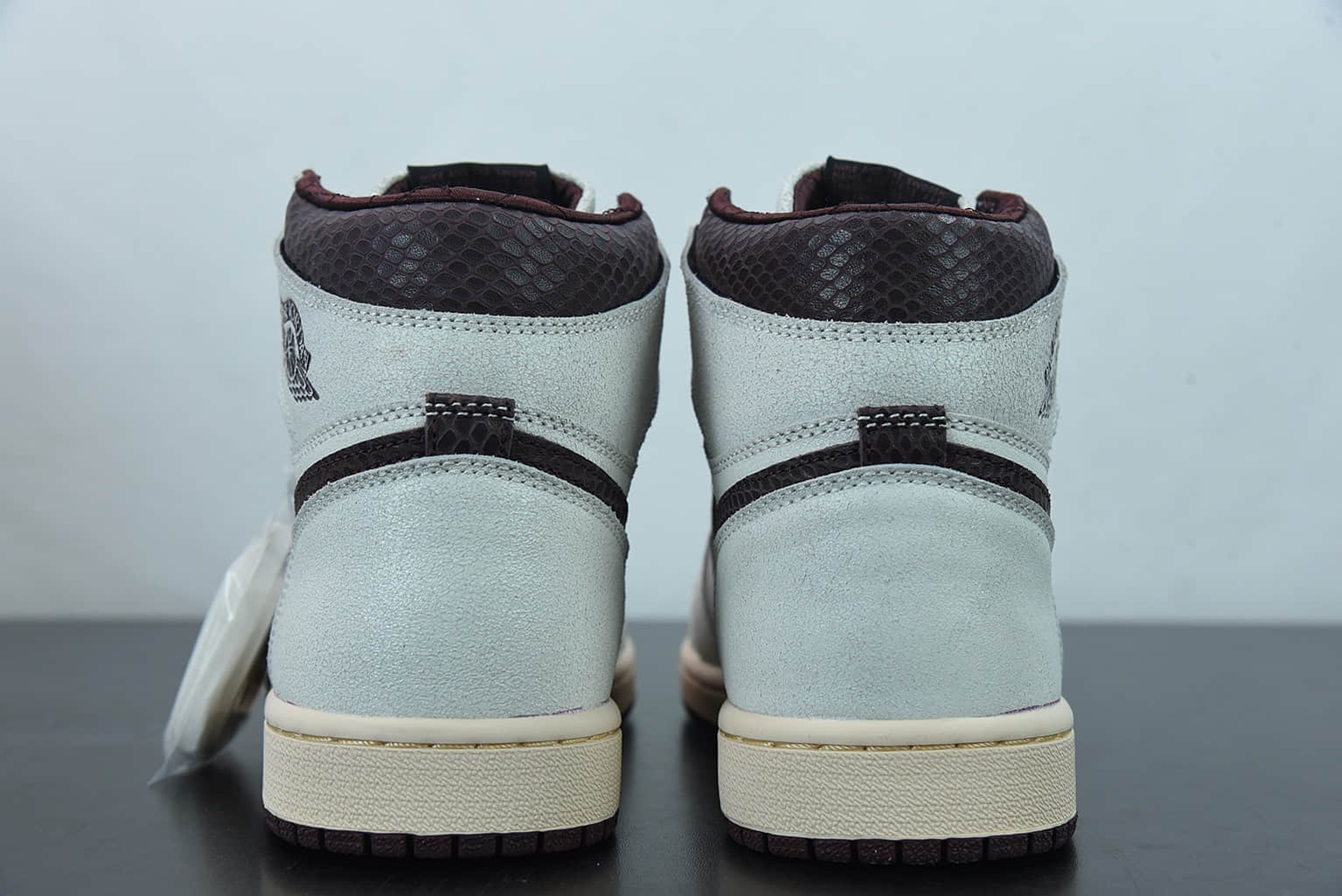 乔丹Air Jordan Ma Maniére x Air Jordan 1灰棕蛇纹爆裂纹联名高帮男子文化板鞋纯原版本 货号:DO7097-100
