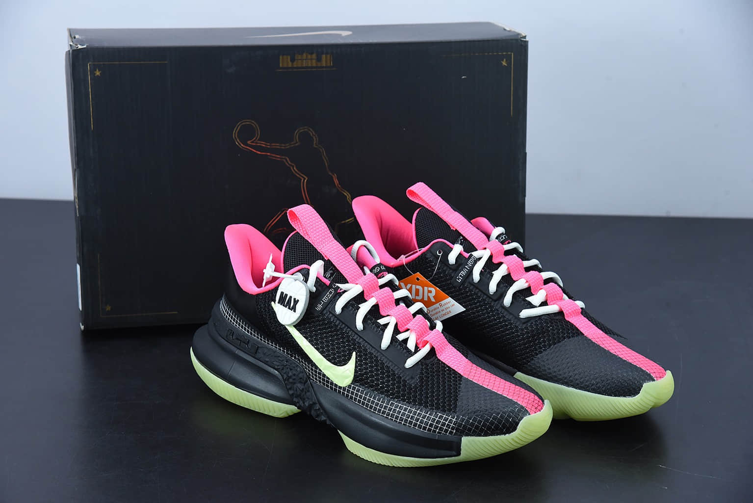 詹姆斯 LeBron Ambassador XIII Empire Jade 詹姆斯使节13夜光黑粉低帮实战篮球鞋纯原版本 货号:CQ9329-001