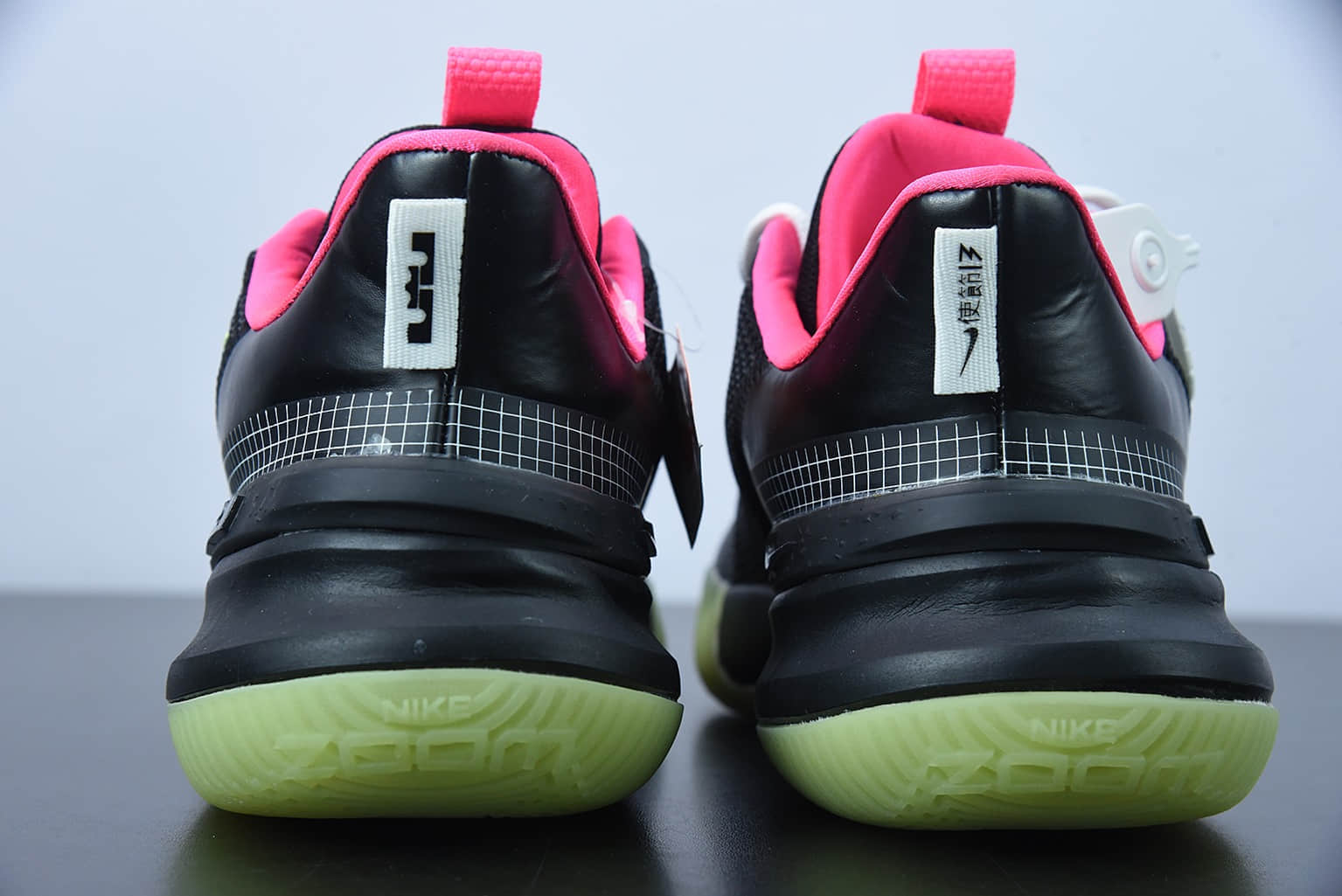 詹姆斯 LeBron Ambassador XIII Empire Jade 詹姆斯使节13夜光黑粉低帮实战篮球鞋纯原版本 货号:CQ9329-001