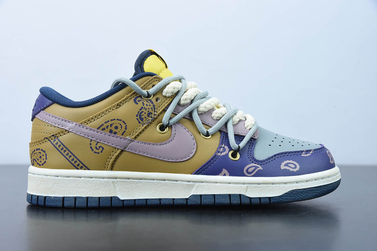耐克 Nike Dunk Low “Retro”解构鞋带复古腰果花低帮棕色闪电紫滑板鞋纯原版本 货号：DD1391-700